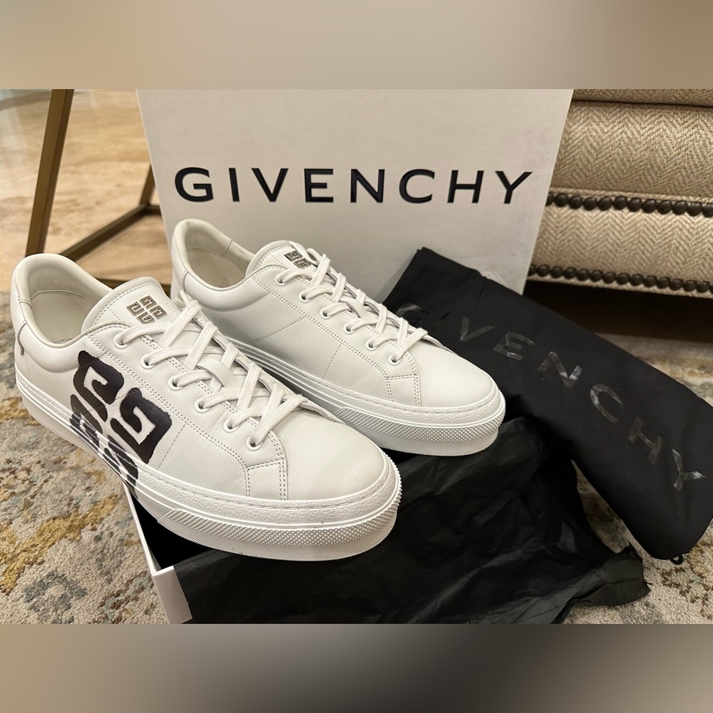 GIVENCHY city sport sneakers white/black
SIZE 44 (men’s 11)